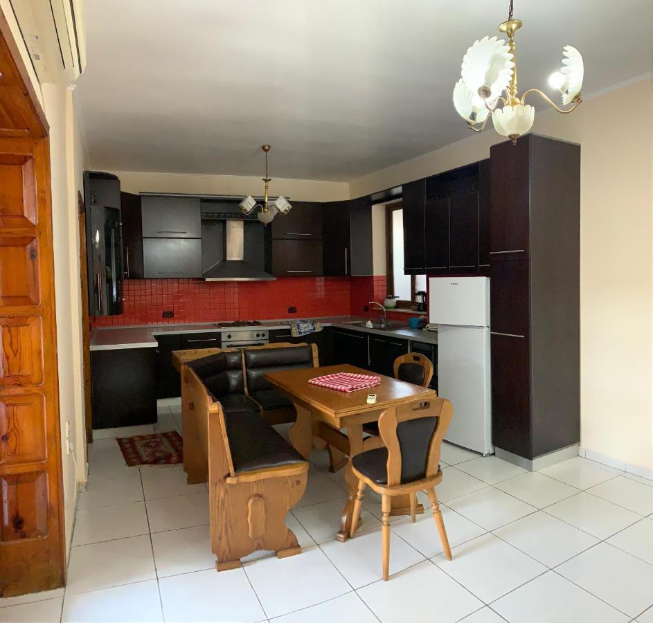 Shtepi Me Qera Fier Vila Exterior foto