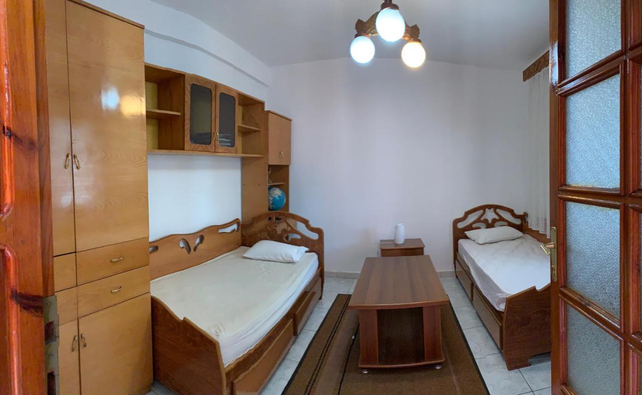 Shtepi Me Qera Fier Vila Exterior foto